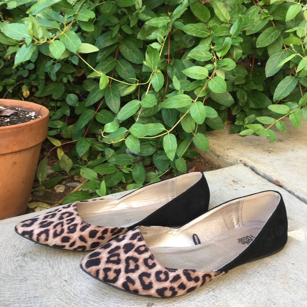 Charlotte Russe Cheetah Leopard Black Flats Size 8